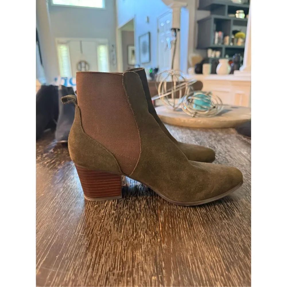 Market & Spruce Deep Olive & Brown Elastic Side Booties sz 9 EUC